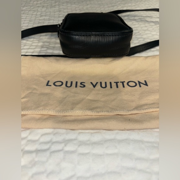 Men Louis Vuitton mini bag - Picture 2 of 5